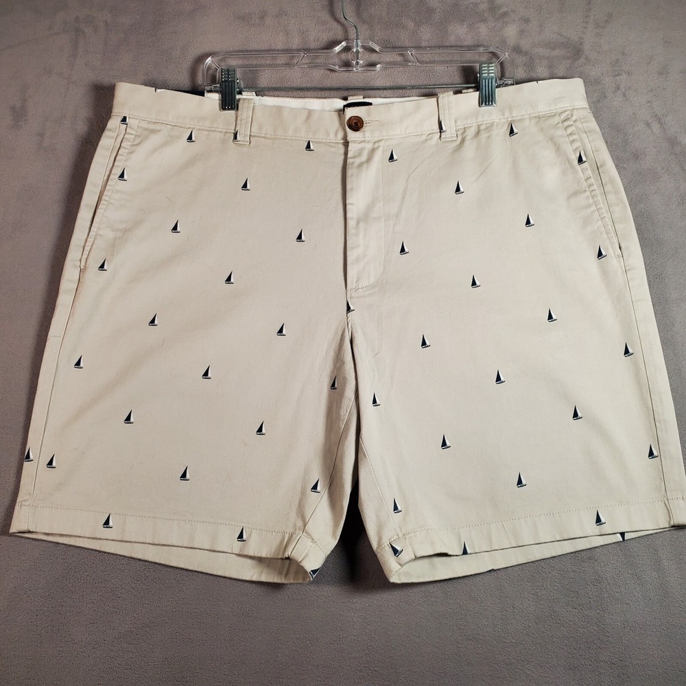 J Crew Chino Shorts Mens 40 Beige All Over Sailboat Print Embroidered Preppy NEW